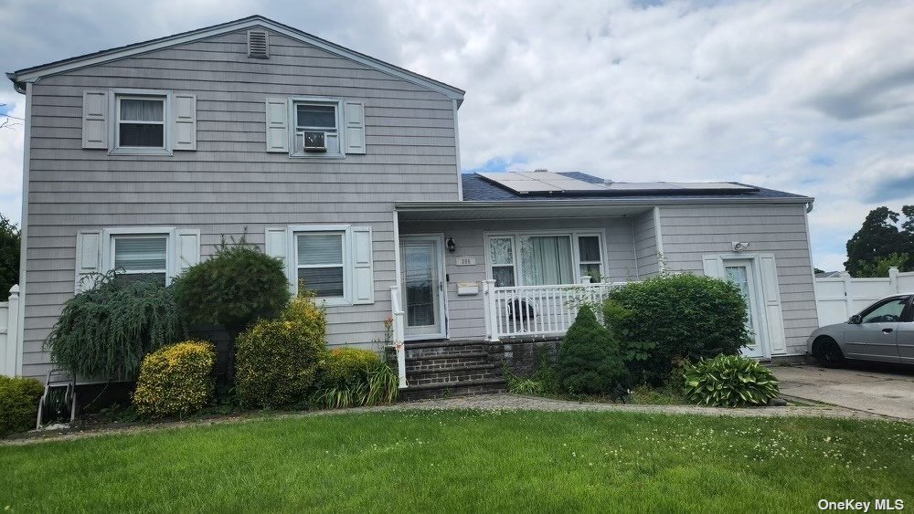 206 Jefferson Avenue, Brentwood, New York image 3