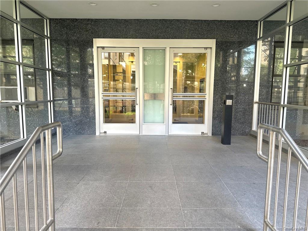 Property for Sale at 6 Fordham Oval 4E, Bronx, New York - Bedrooms: 1 
Bathrooms: 1 
Rooms: 3  - $160,000