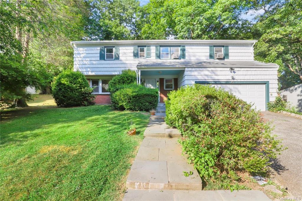 Rental Property at 510 Hommocks Road, Larchmont, New York - Bedrooms: 3 
Bathrooms: 3 
Rooms: 7  - $6,600 MO.