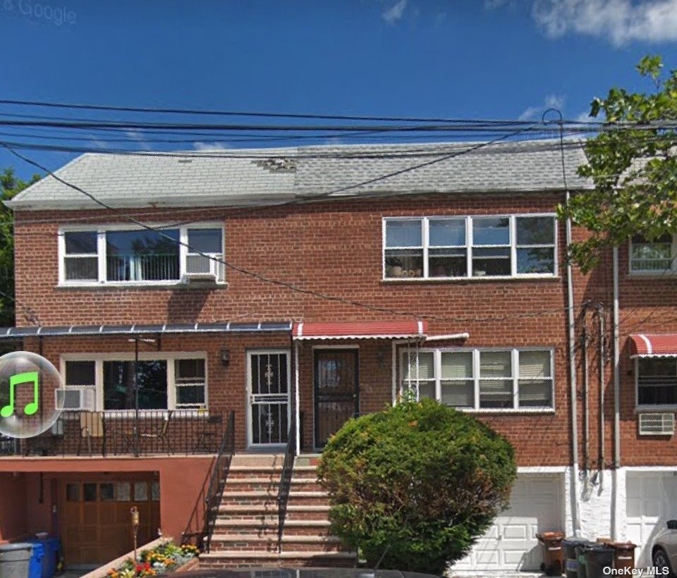 7403 85th Drive, Woodhaven, Queens, NY - 4 Bedrooms  
3 Bathrooms  
9 Rooms - 