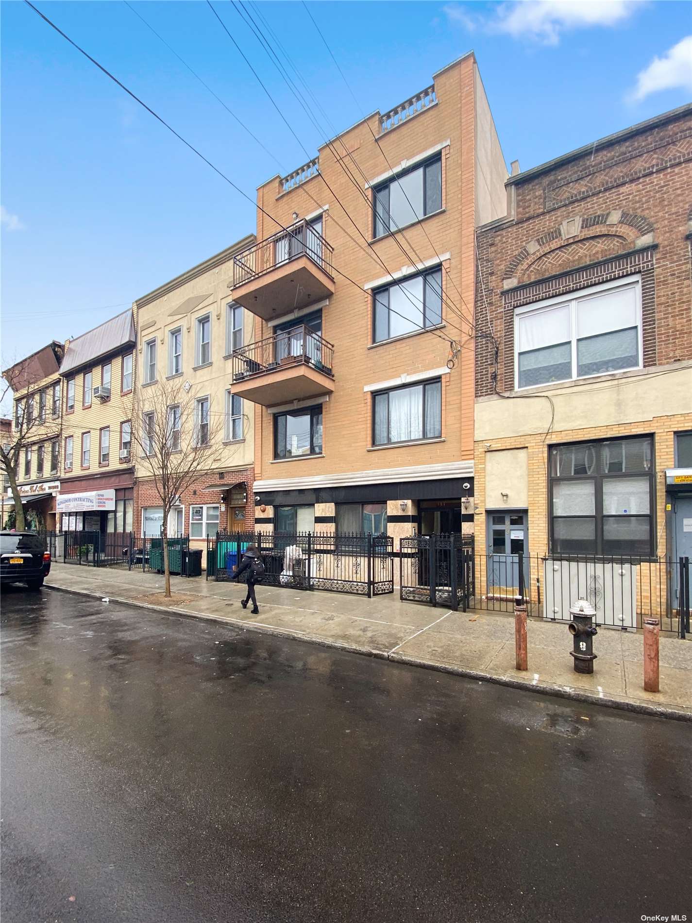 681 Woodward Avenue