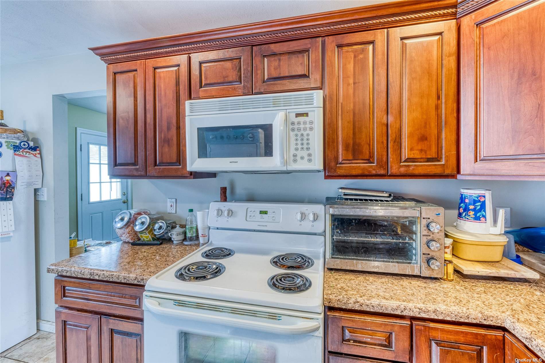 Photo 6 of 20 of 2552 Woodland Avenue house