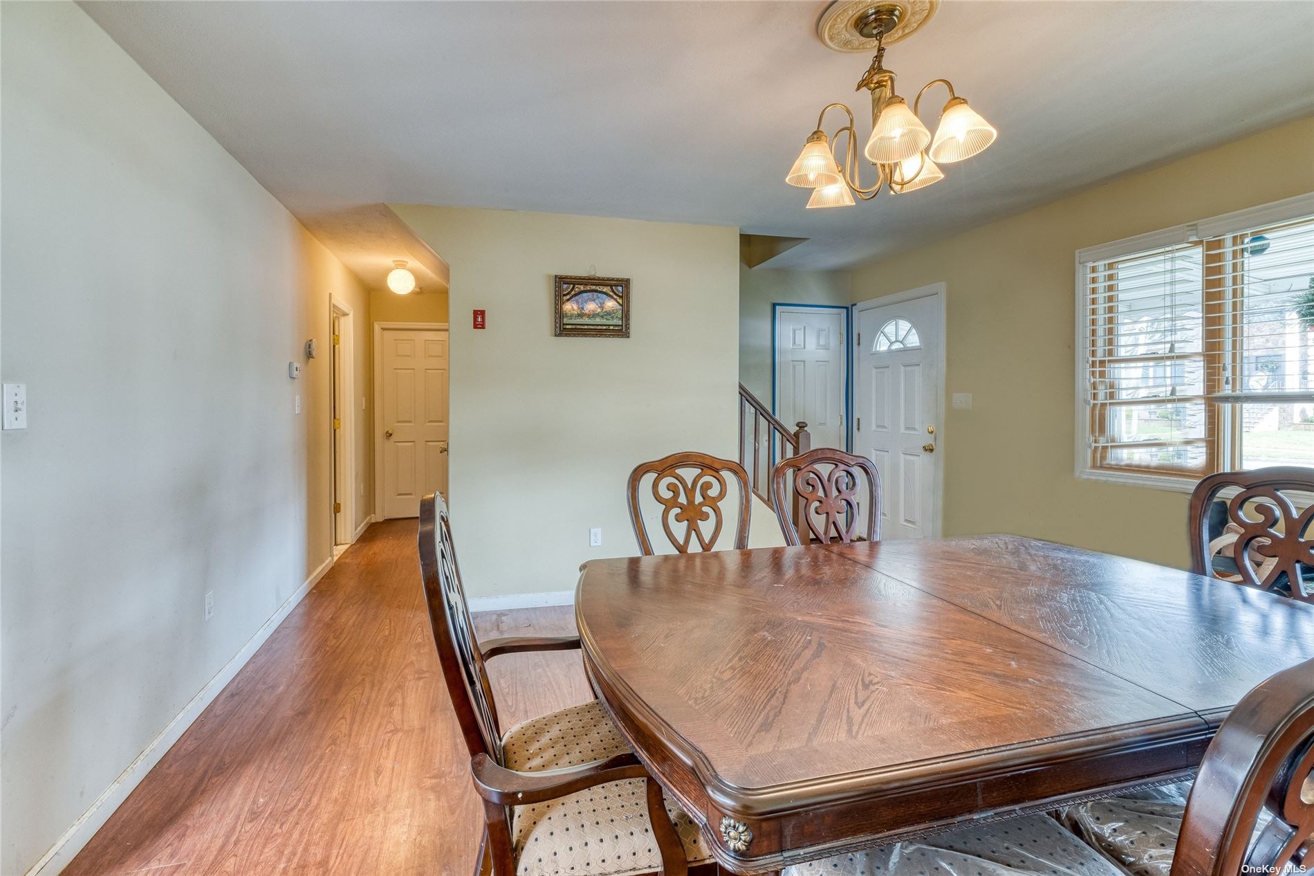 Photo 3 of 20 of 2552 Woodland Avenue house