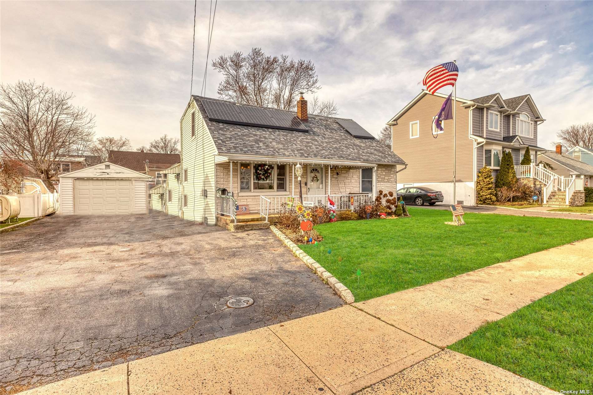 Photo 1 of 20 of 2552 Woodland Avenue house