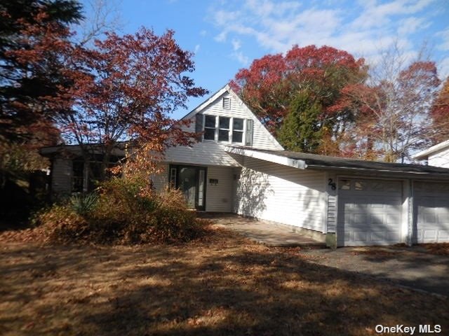 28 Snowberry Lane, Islandia, New York image 2