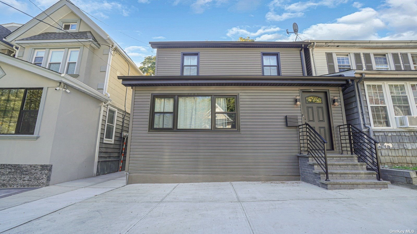 8580 98th Street St, Woodhaven, Queens, NY - 4 Bedrooms  
4 Bathrooms  
6 Rooms - 