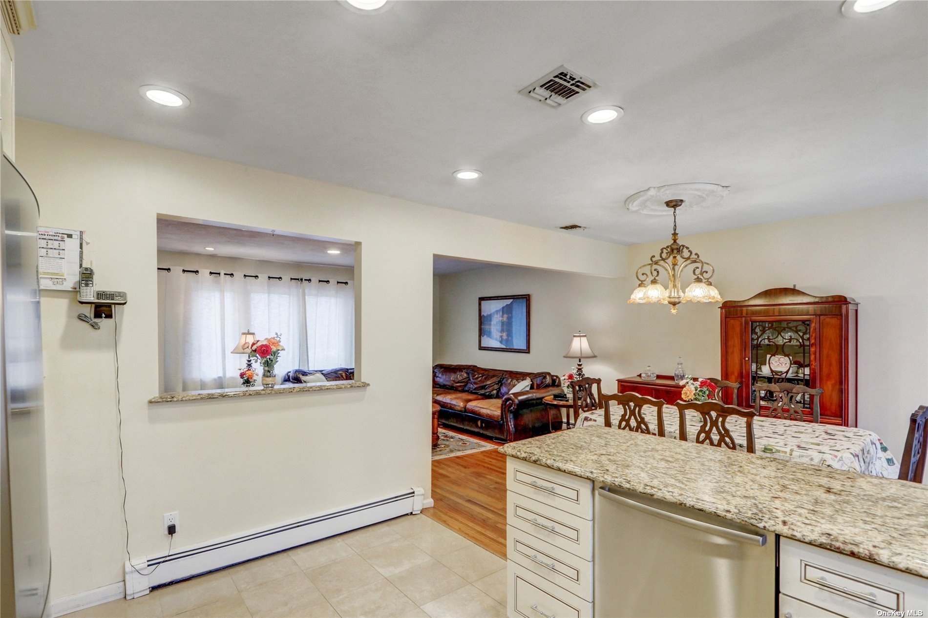 Photo 10 of 26 of 5 Pauchogue Avenue house
