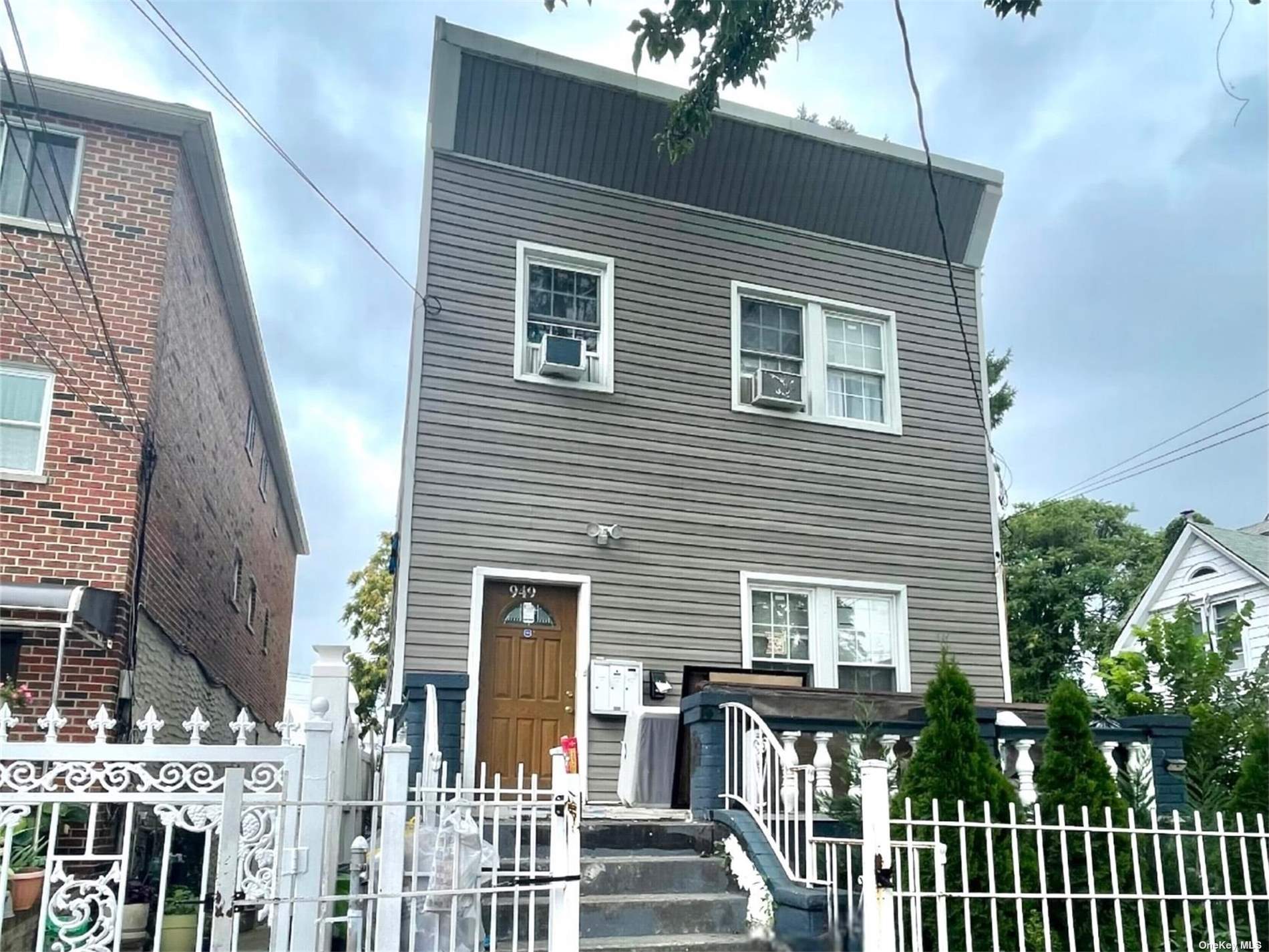 Property for Sale at 949 E 232nd Street, Bronx, New York - Bedrooms: 8 
Bathrooms: 4 
Rooms: 12  - $1,149,000