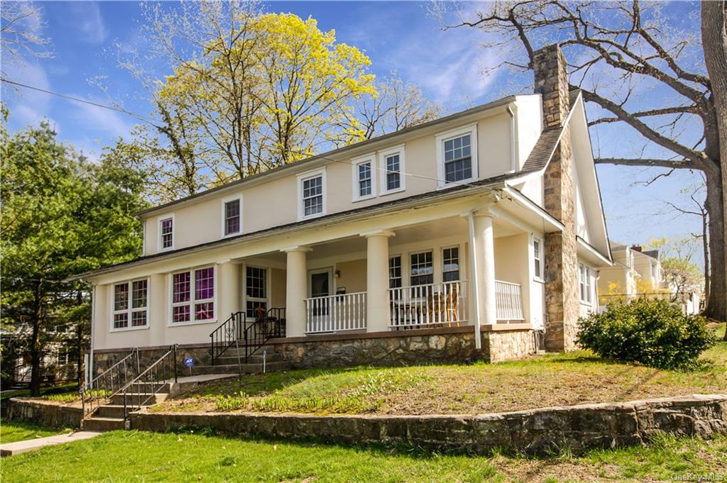 Rental Property at 108 Lee Road, Scarsdale, New York - Bedrooms: 5 
Bathrooms: 4 
Rooms: 10  - $9,000 MO.