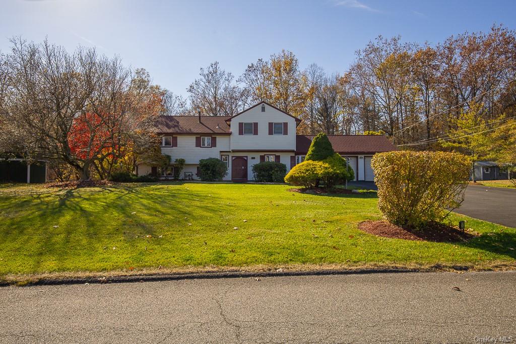 182 Foxwood Road, West Nyack, New York image 2