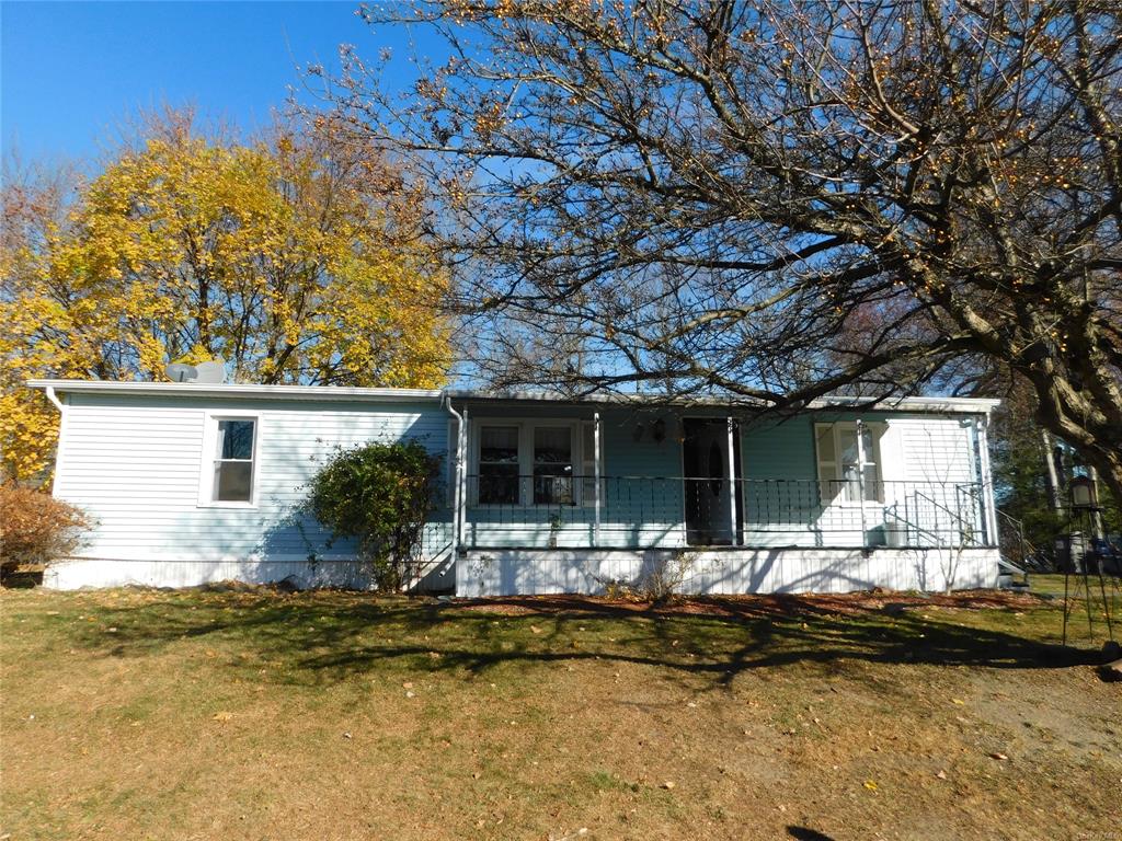 18 Mele Lane, New Paltz, New York - 3 Bedrooms  
2 Bathrooms  
6 Rooms - 