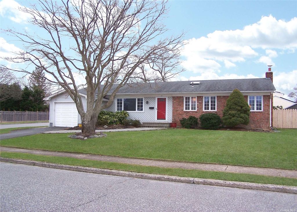 54 Regina Drive, Sayville, NY 11782, MLS 3528846 Howard Hanna