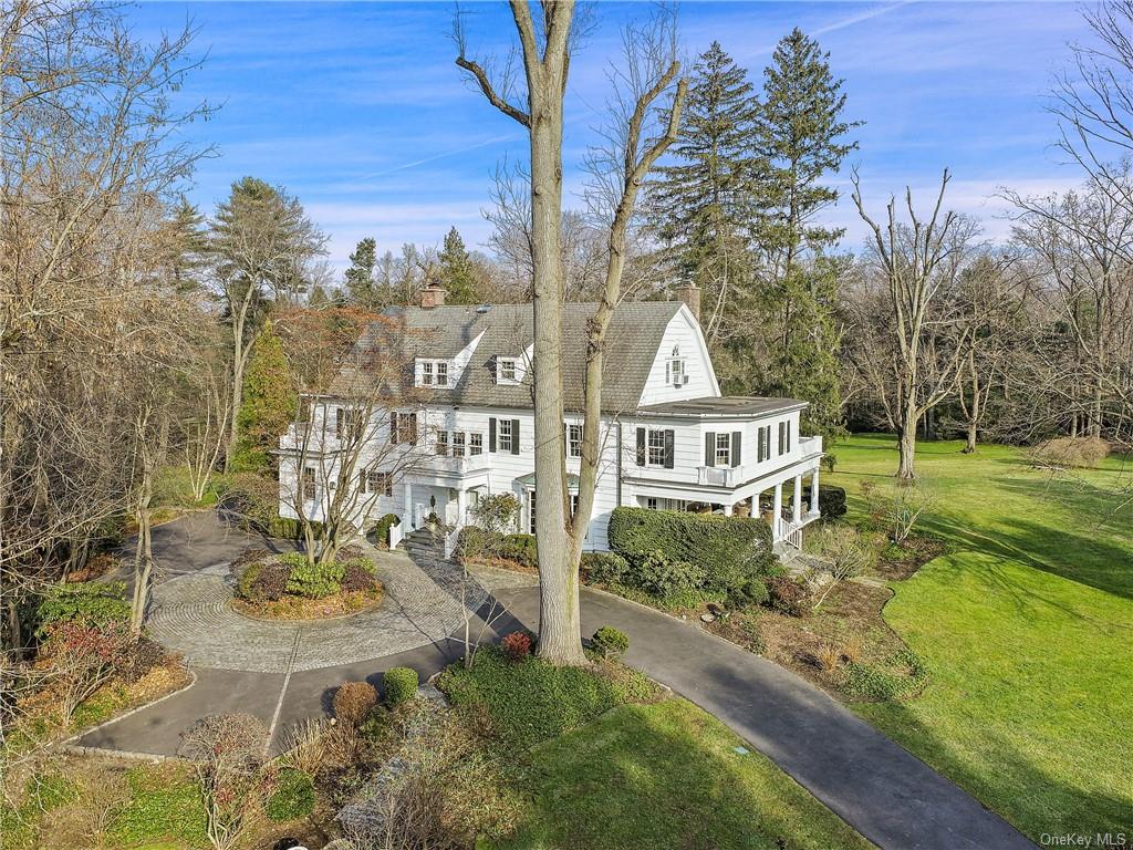 4 Sherbrooke Road, Scarsdale, New York - 6 Bedrooms  5.5 Bathrooms  11 Rooms - 