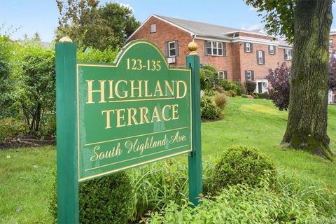 Photo of 135-5 Highland Avenue #D6, Ossining, NY 10562 (MLS # H6269558)