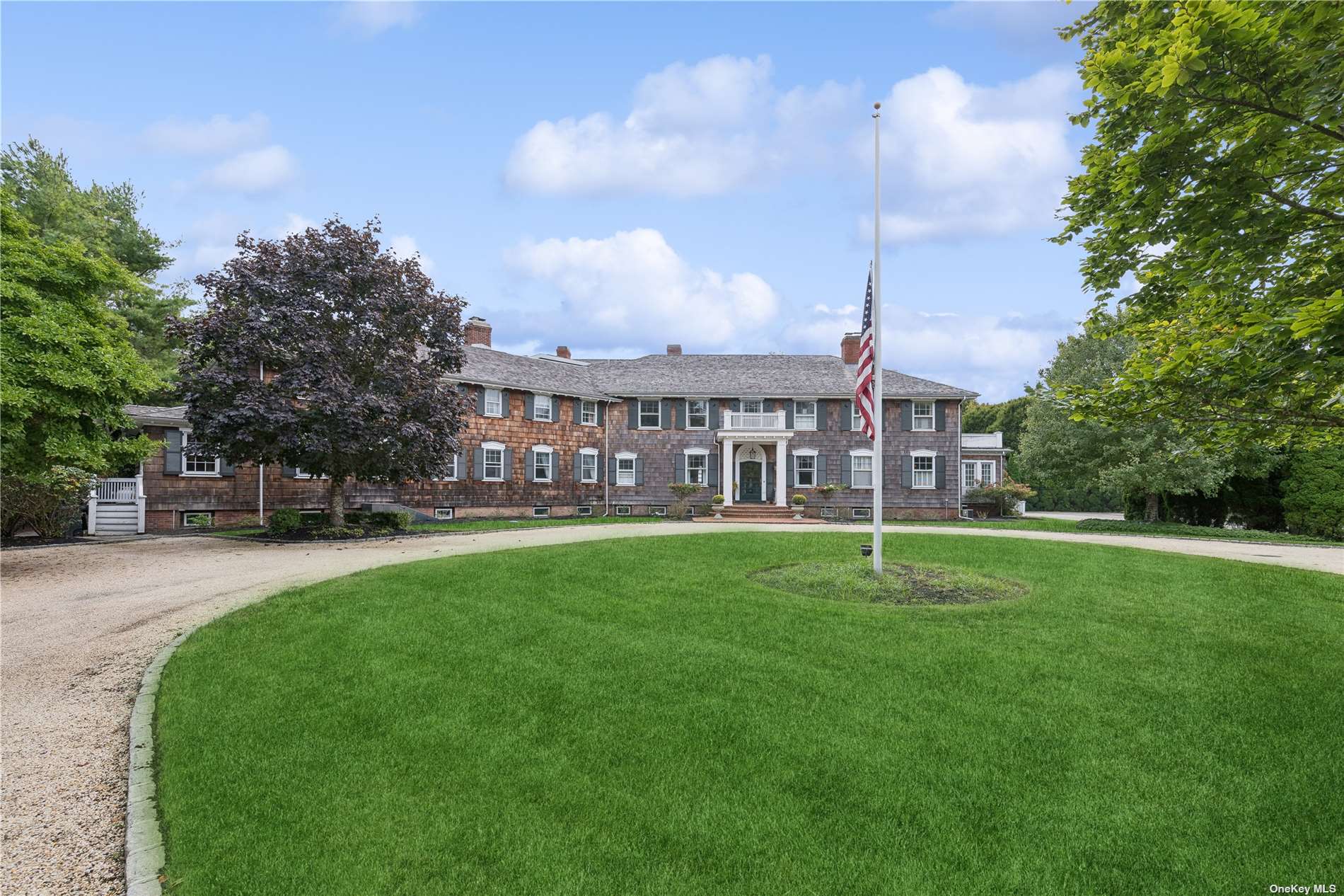 10 Peathole Lane, Bellport Village, New York image 3