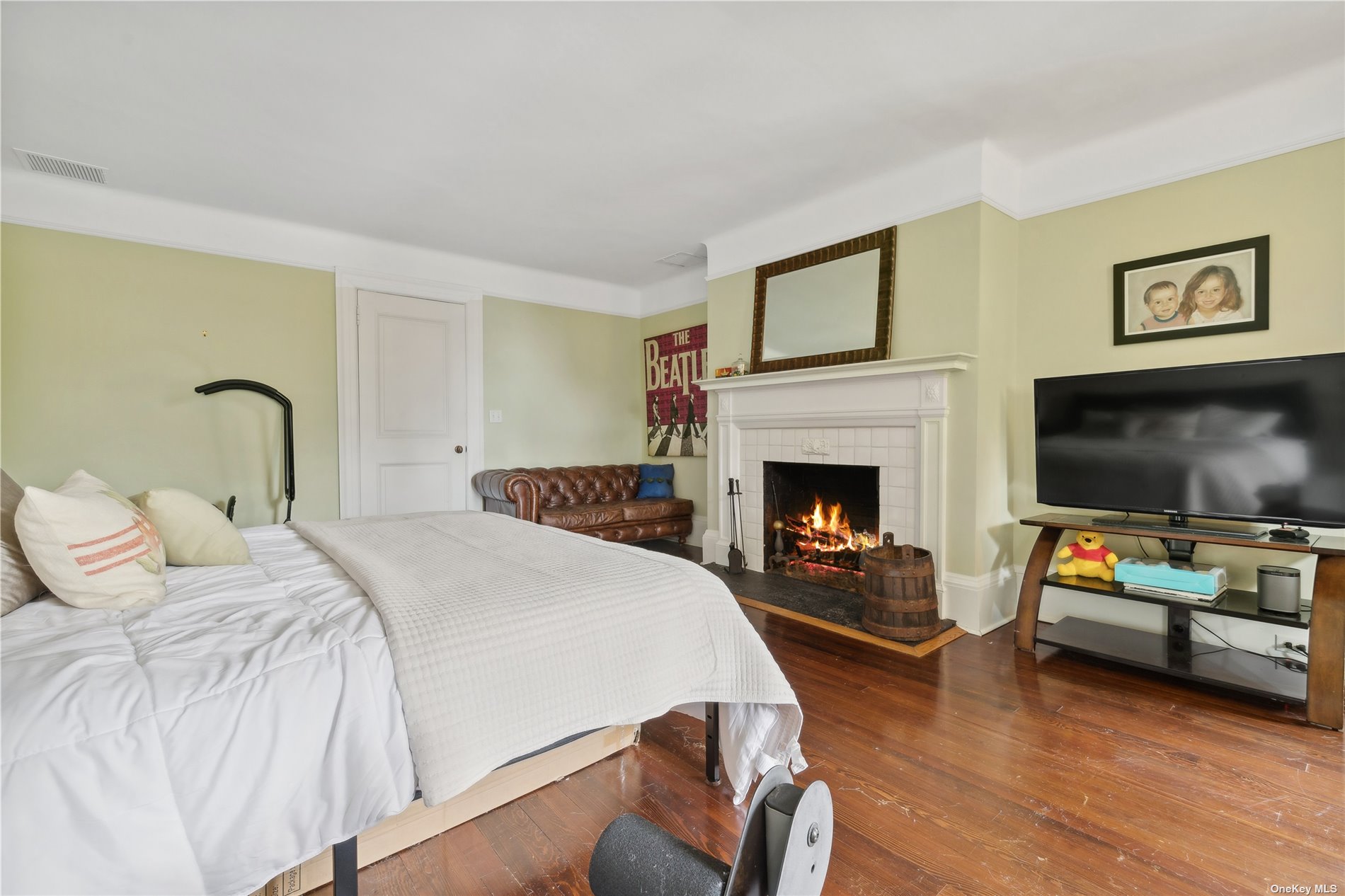 10 Peathole Lane, Bellport Village, New York image 24