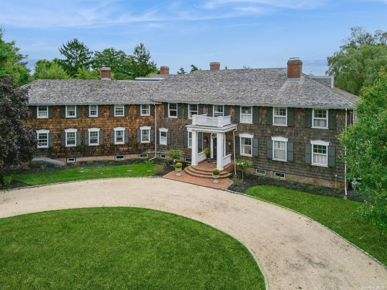 10 Peathole Lane, Bellport Village, New York image 2