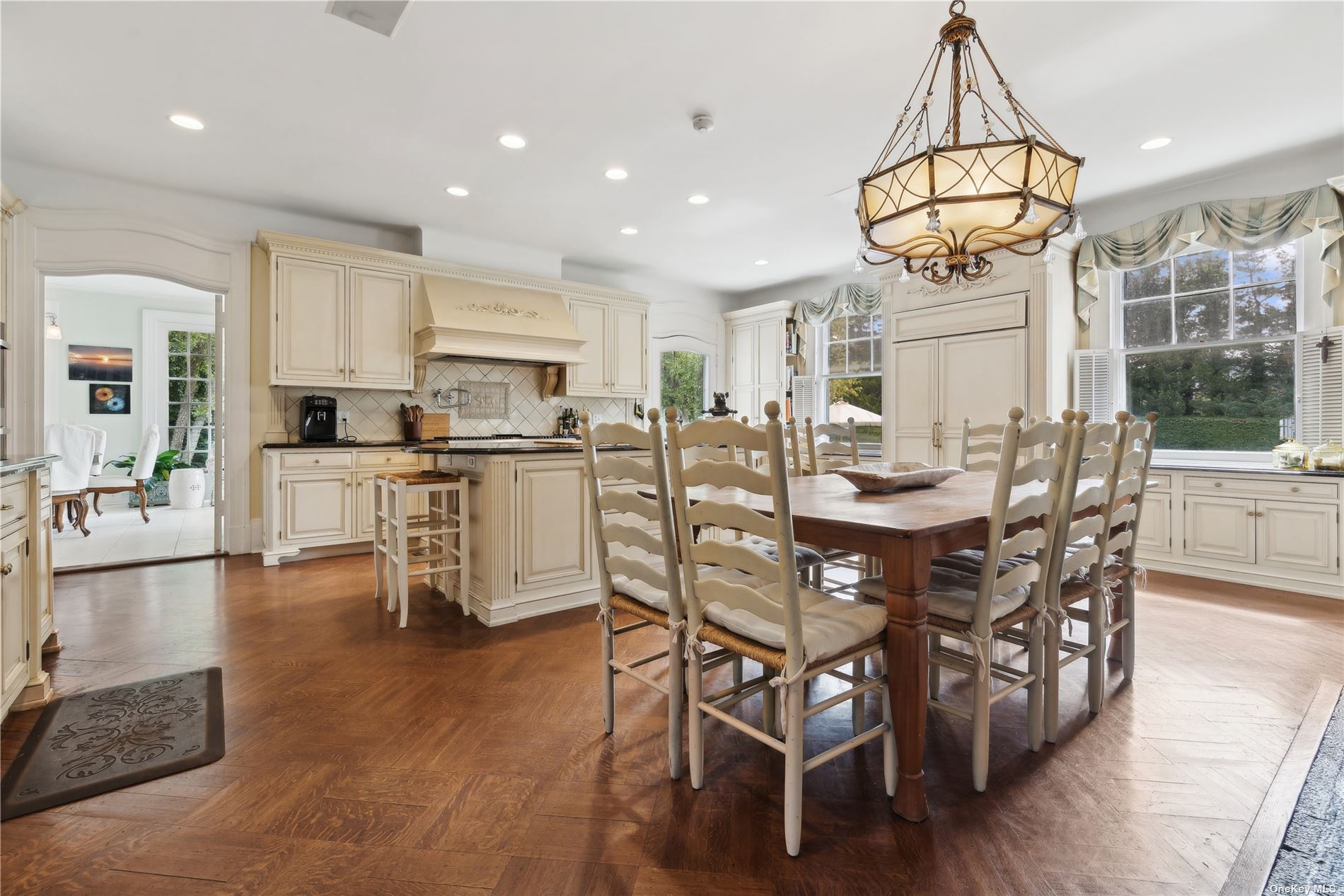 10 Peathole Lane, Bellport Village, New York image 12