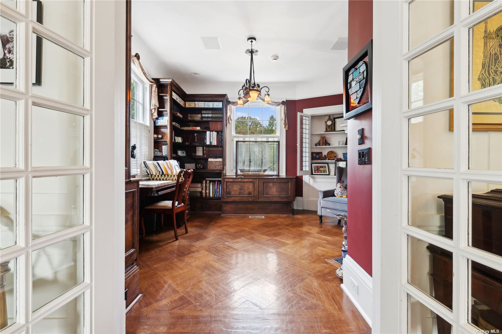 10 Peathole Lane, Bellport Village, New York image 9