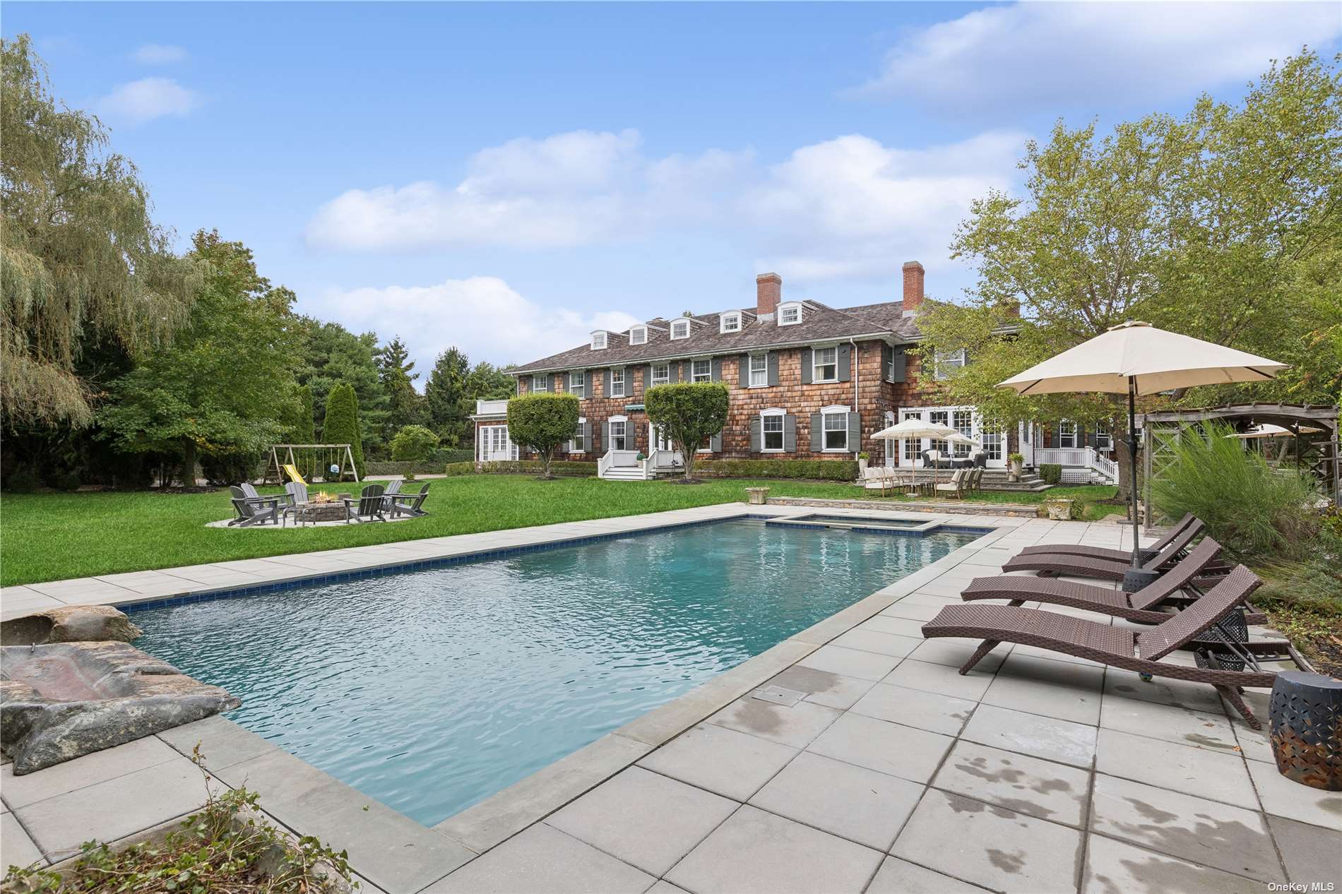 10 Peathole Lane, Bellport Village, New York image 30