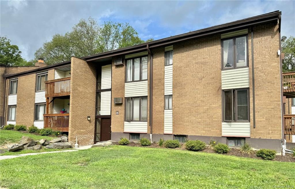 View Poughkeepsie, NY 12601 condo