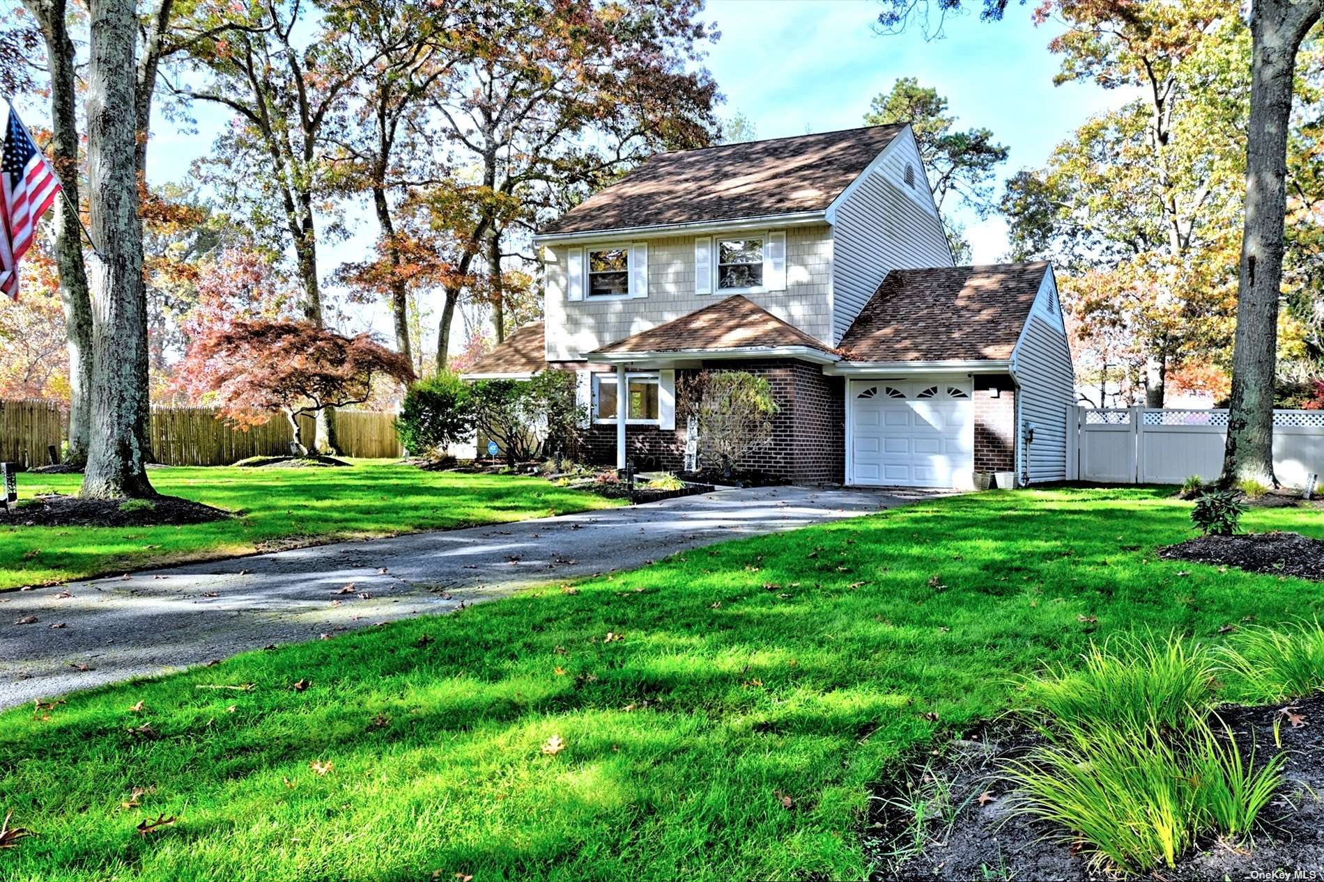 11 Sweetbriar Court, Ronkonkoma, New York image 1