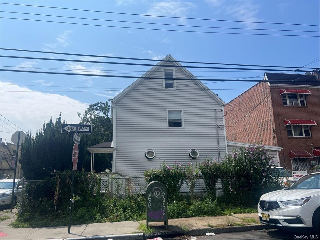 Property for Sale at 4023 Barnes Avenue, Bronx, New York - Bedrooms: 4 
Bathrooms: 3 
Rooms: 3  - $599,000