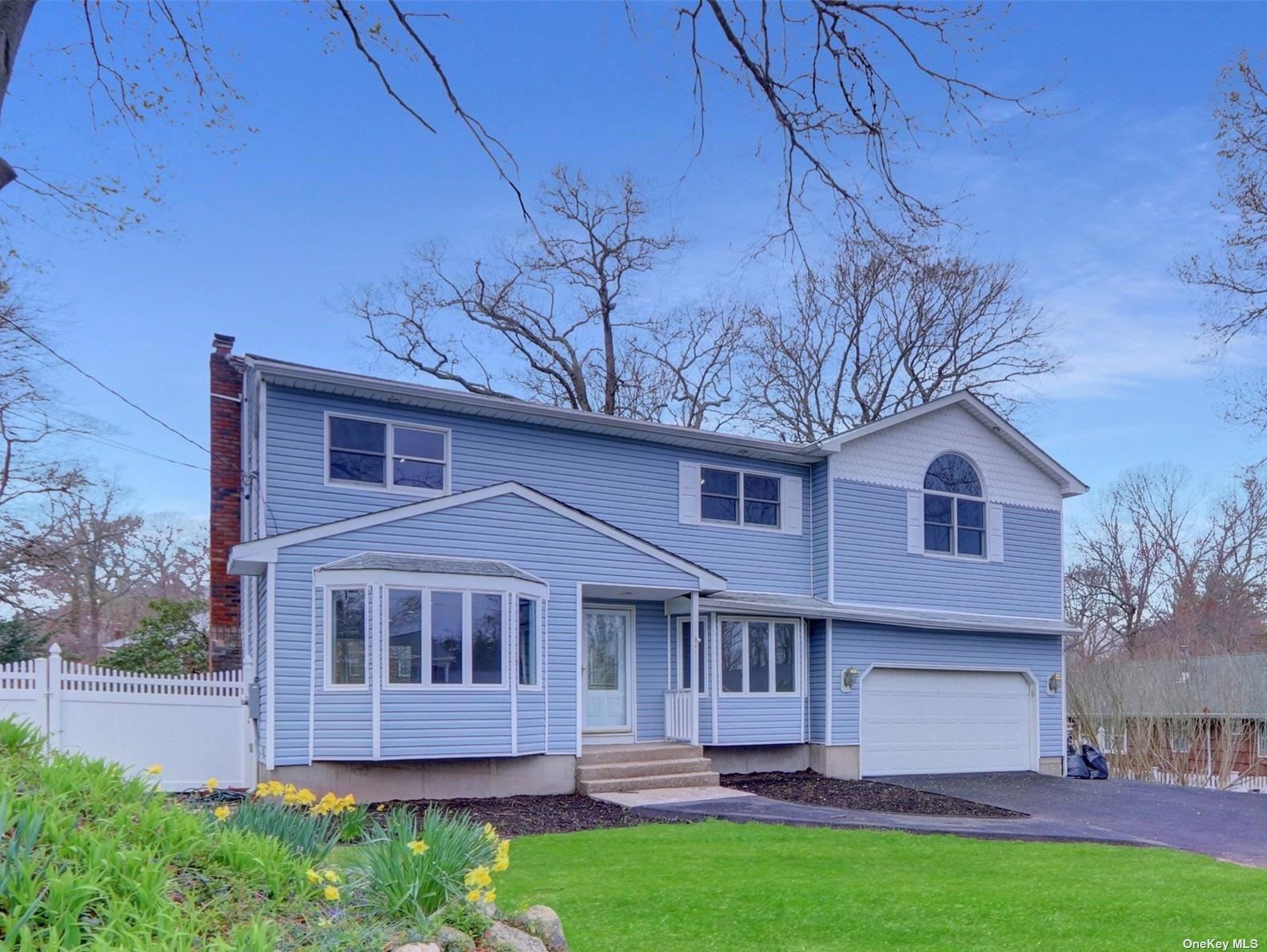 View Miller Place, NY 11764 house