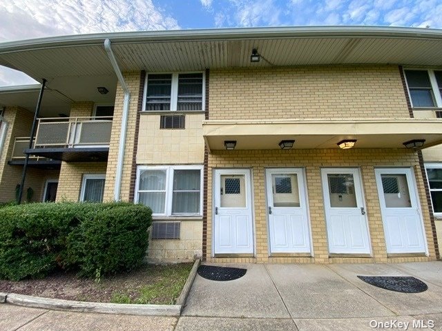 700 Broadway #5, Amityville, New York image 2