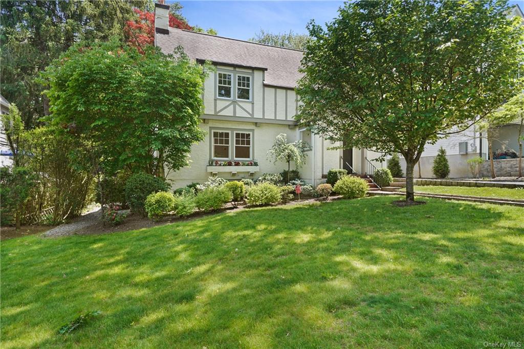 Rental Property at 14 Coralyn Road, Scarsdale, New York - Bedrooms: 4 
Bathrooms: 4 
Rooms: 14  - $10,500 MO.