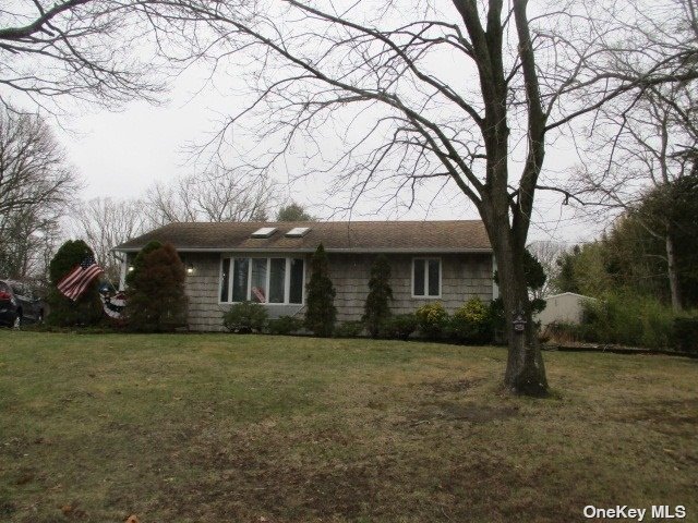 590 Spruce Avenue, Sayville, New York image 1