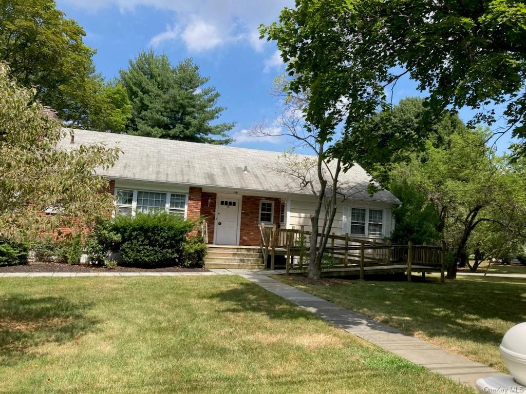 Rental Property at 116 Meadow Road, Briarcliff Manor, New York - Bedrooms: 4 
Bathrooms: 3 
Rooms: 8  - $6,999 MO.