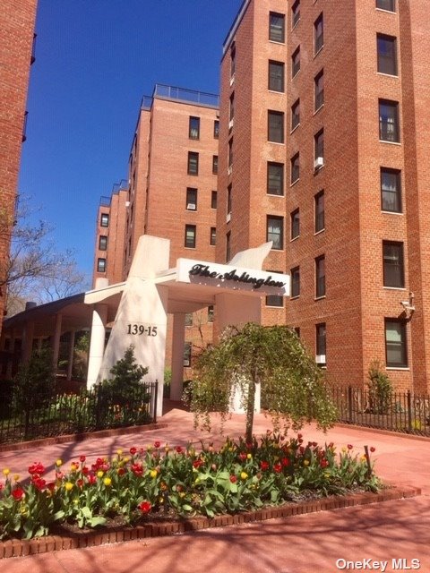 139-15 83 Avenue #304, Briarwood, New York image 1