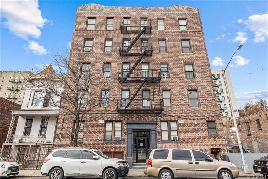 Property for Sale at 1383 Plimpton Avenue 5B, Bronx, New York - Bedrooms: 1 
Bathrooms: 1 
Rooms: 4  - $134,999