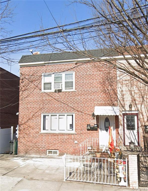 2831 Collis Place, Bronx, New York - 4 Bedrooms  
2 Bathrooms - 