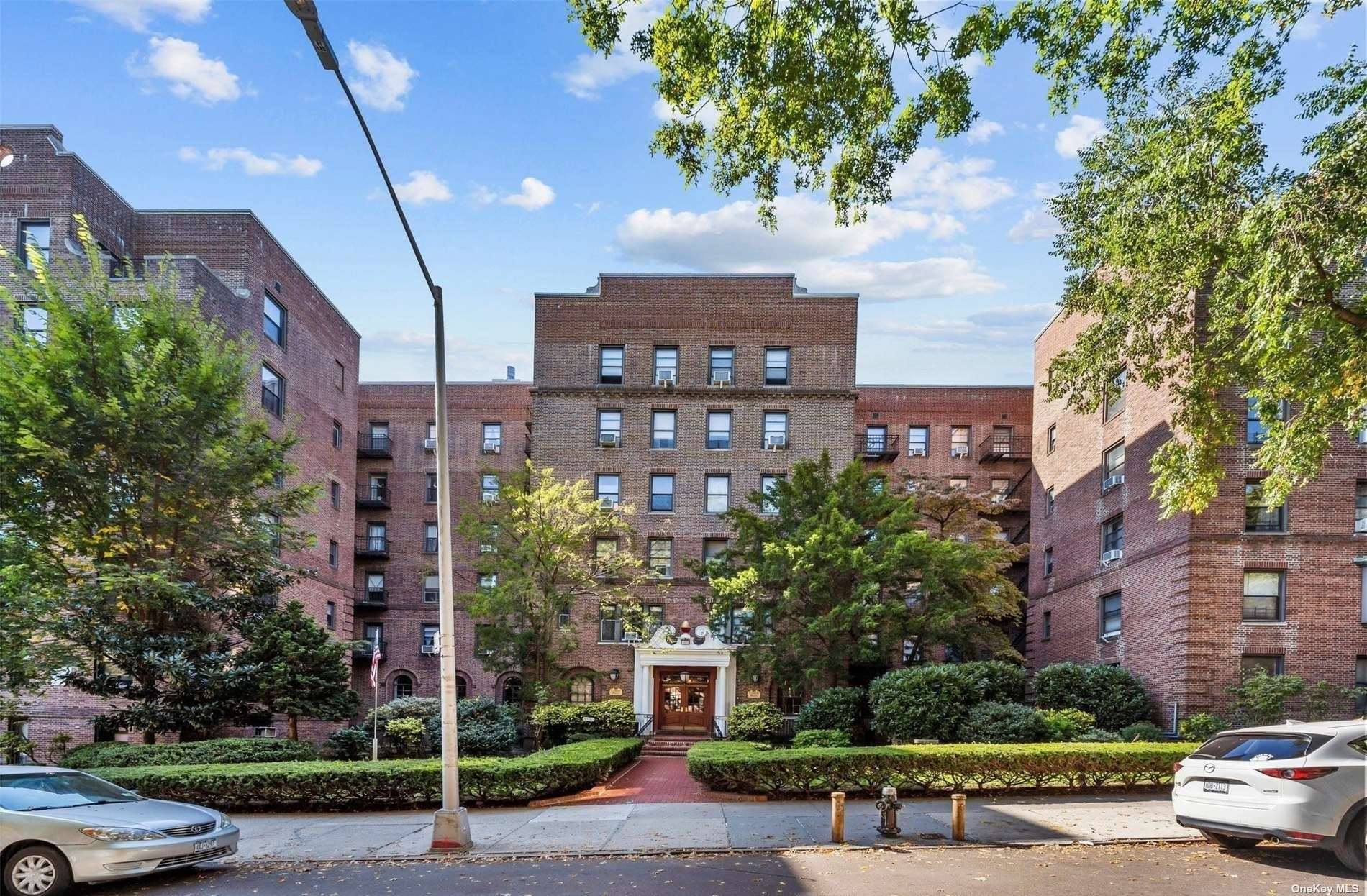 8380 118th Street #6G, Kew Gardens, New York image 1