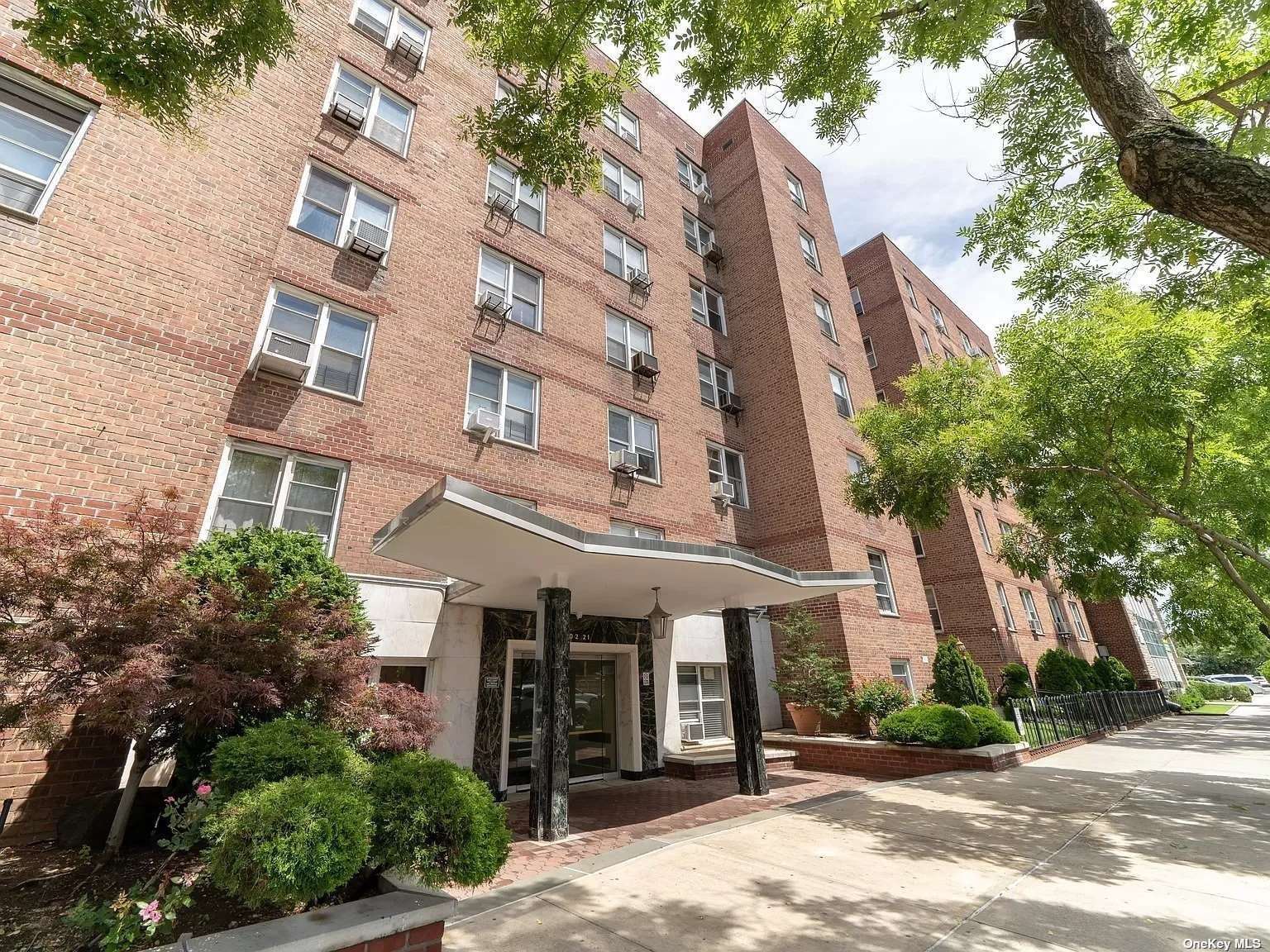 Property for Sale at 10221 63rd Road A64, Forest Hills, Queens, NY - Bedrooms: 2 
Bathrooms: 1 
Rooms: 5  - $385,000