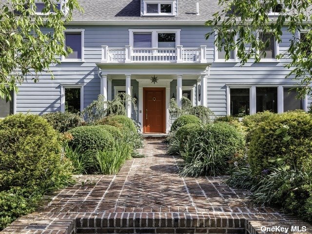 963 Ripley Lane, Upper Brookville, New York image 1