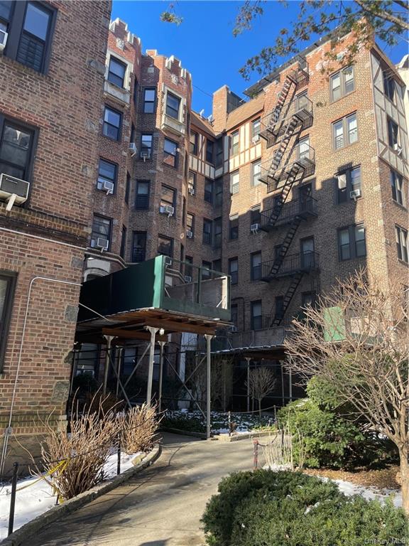 Property for Sale at 756 Brady Avenue 307, Bronx, New York - Bedrooms: 2 
Bathrooms: 1 
Rooms: 3  - $185,000