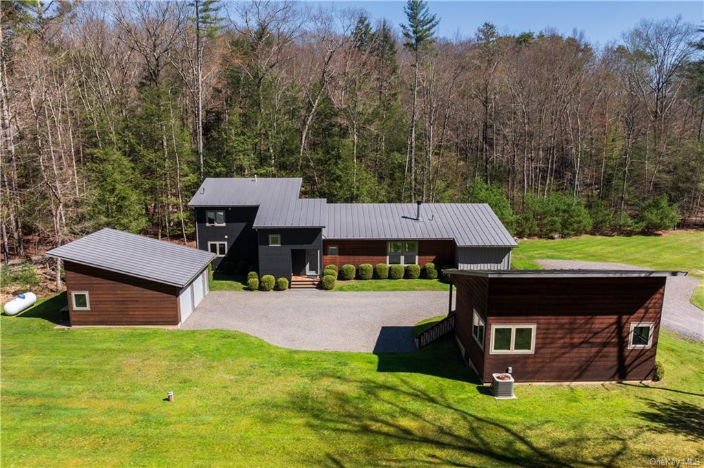 Property for Sale at 177 Stillwater Road, Stone Ridge, New York - Bedrooms: 3 
Bathrooms: 4 
Rooms: 7  - $1,275,000