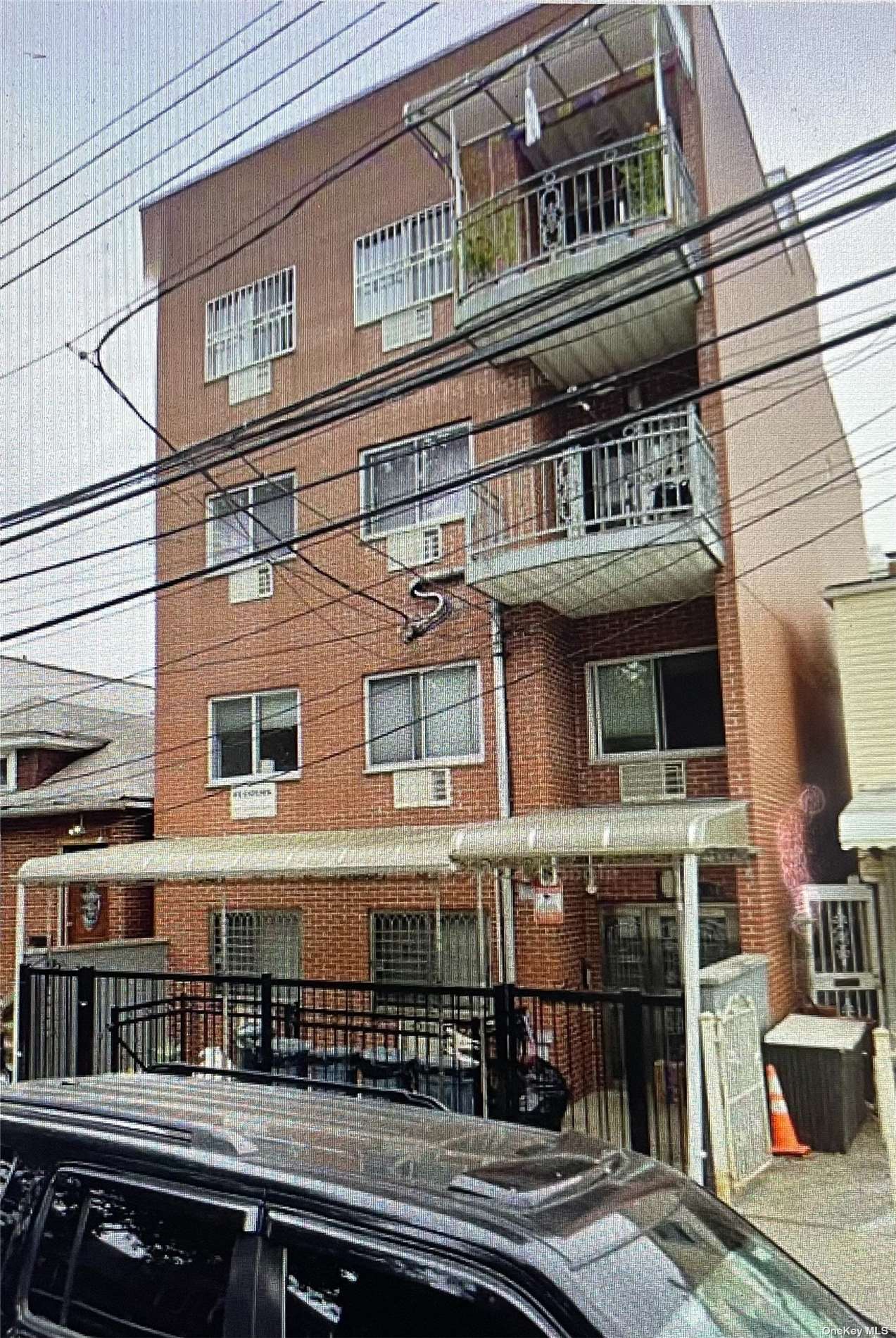 10464 39 Avenue 4A, Corona, Queens, NY - 2 Bedrooms  
2 Bathrooms  
4 Rooms - 