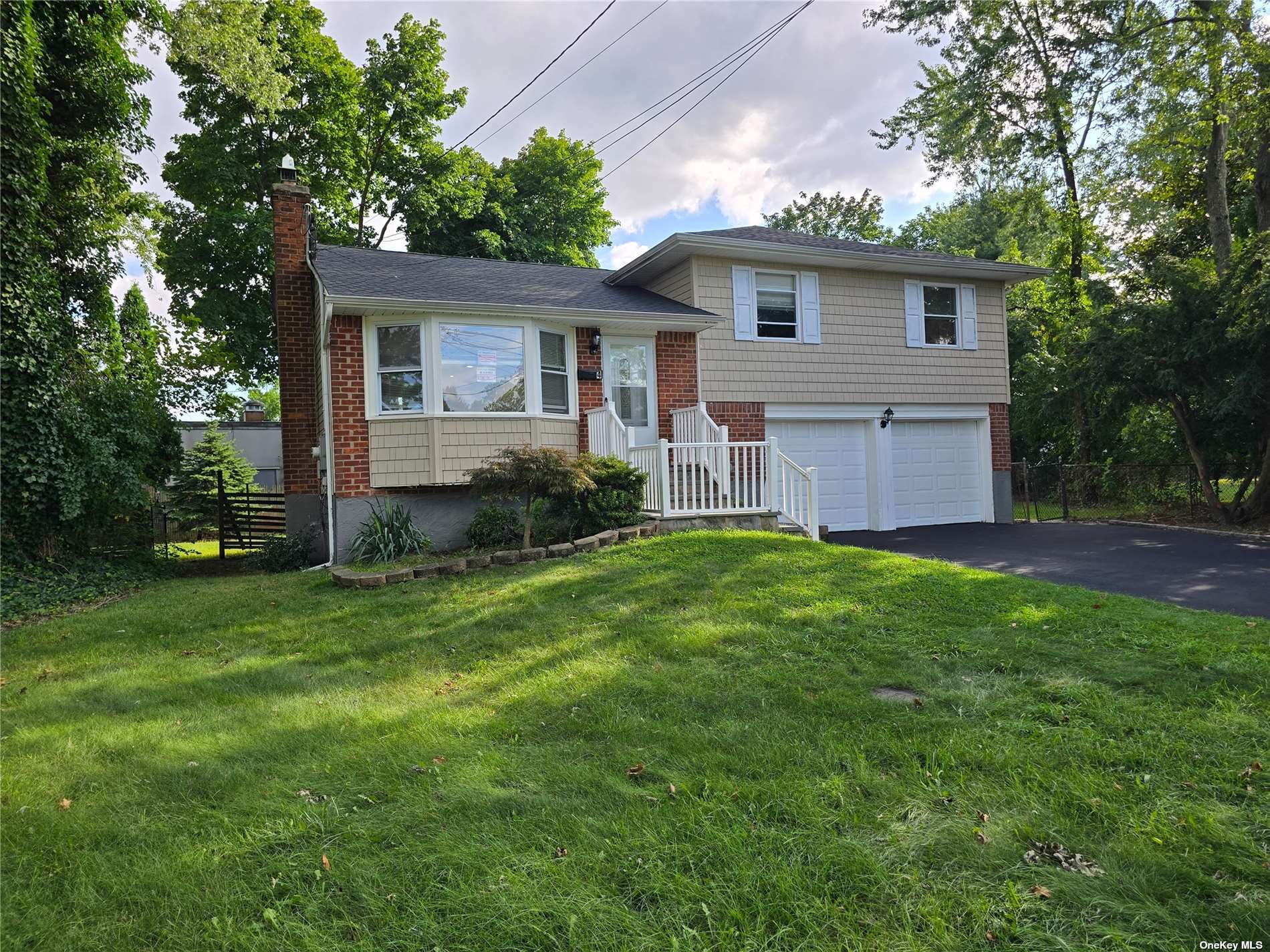 4 Hayfield Court, Commack, Hamptons, NY - 3 Bedrooms  
2 Bathrooms - 