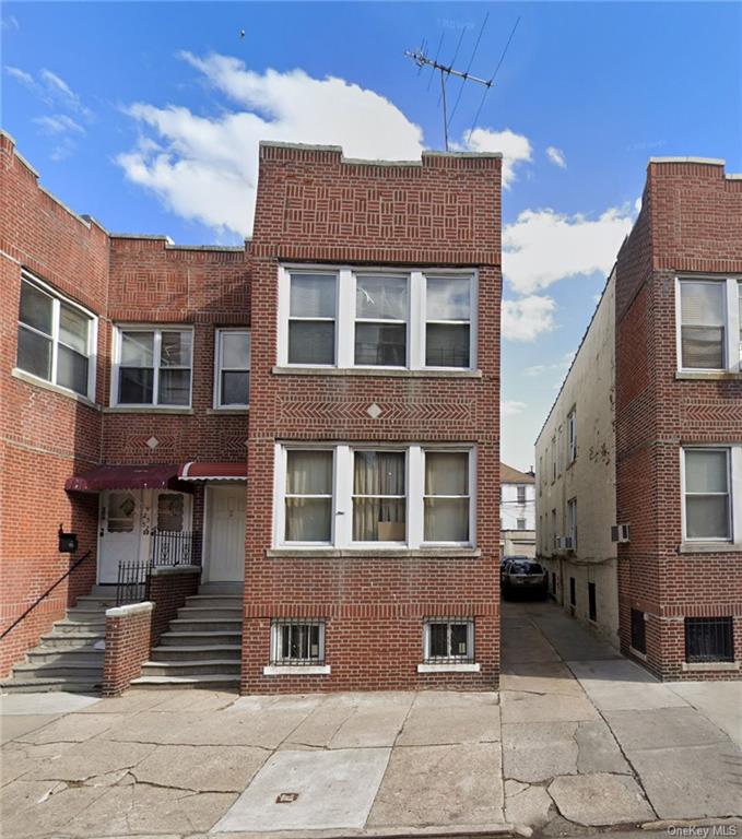 Property for Sale at 2550 Cruger Avenue, Bronx, New York - Bedrooms: 5 
Bathrooms: 2 
Rooms: 12  - $575,000
