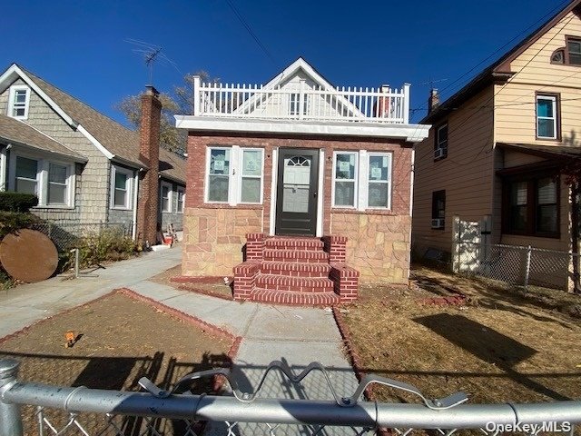 21319 102nd Avenue, Queens Village, Queens, NY - 5 Bedrooms  
3 Bathrooms  
9 Rooms - 