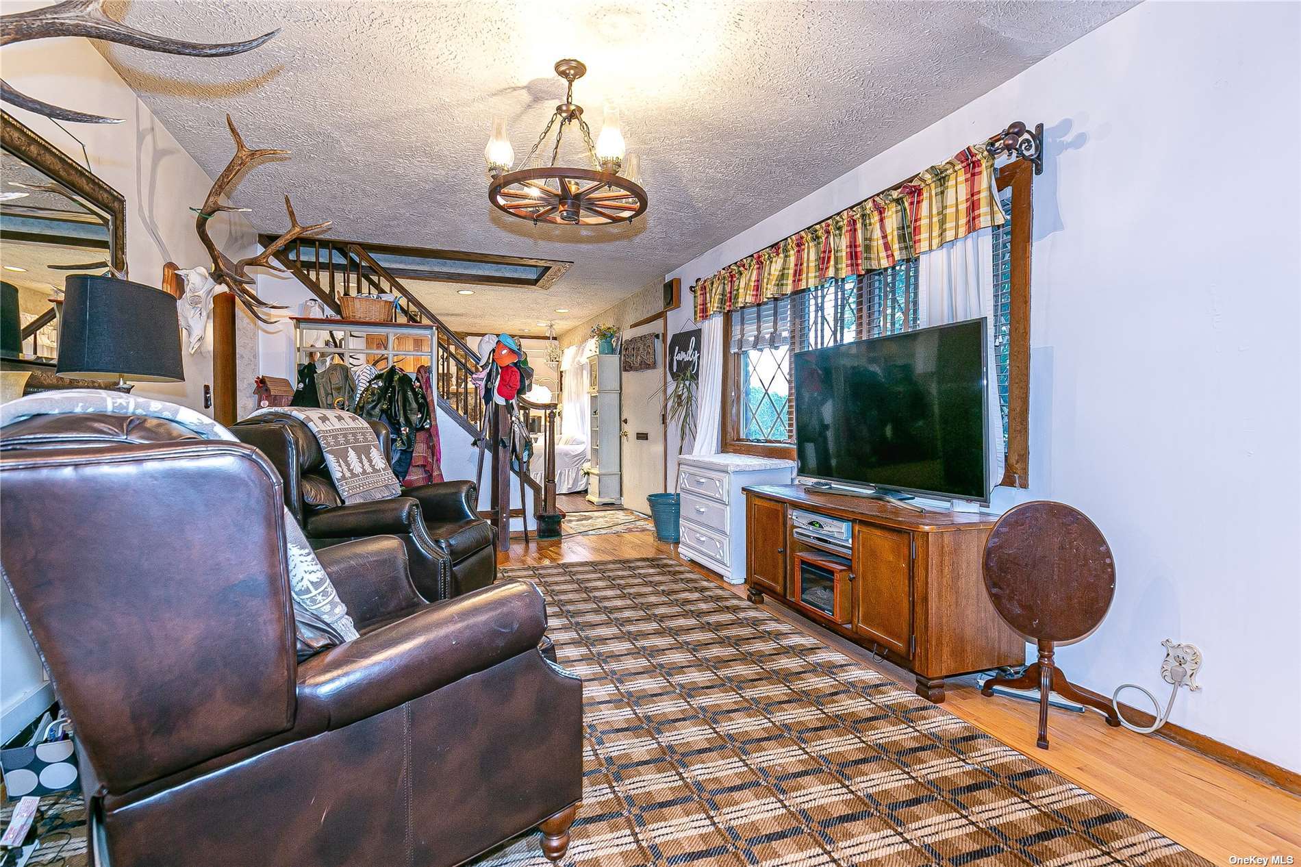 Photo 9 of 28 of 47 8th Street house