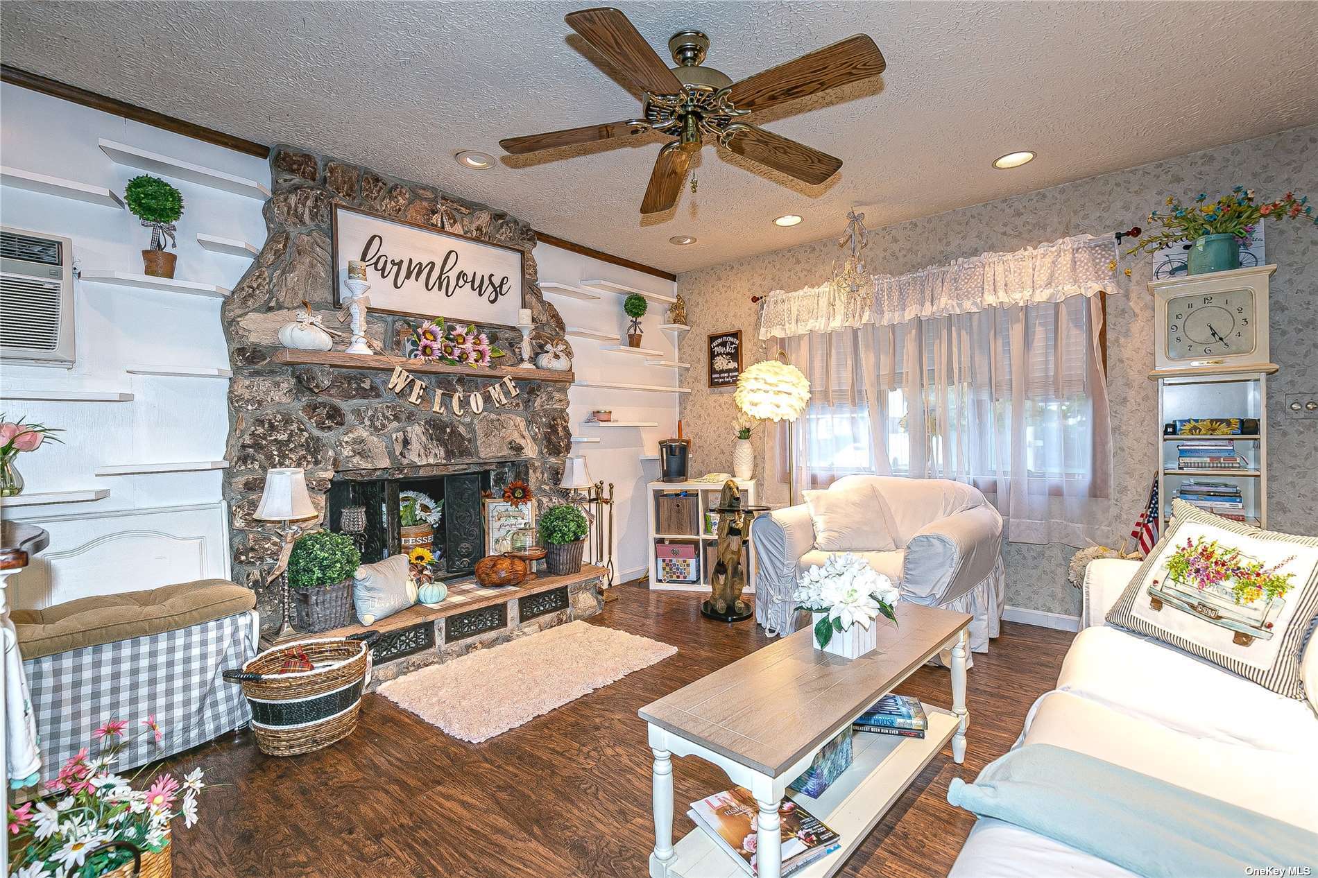 Photo 8 of 28 of 47 8th Street house