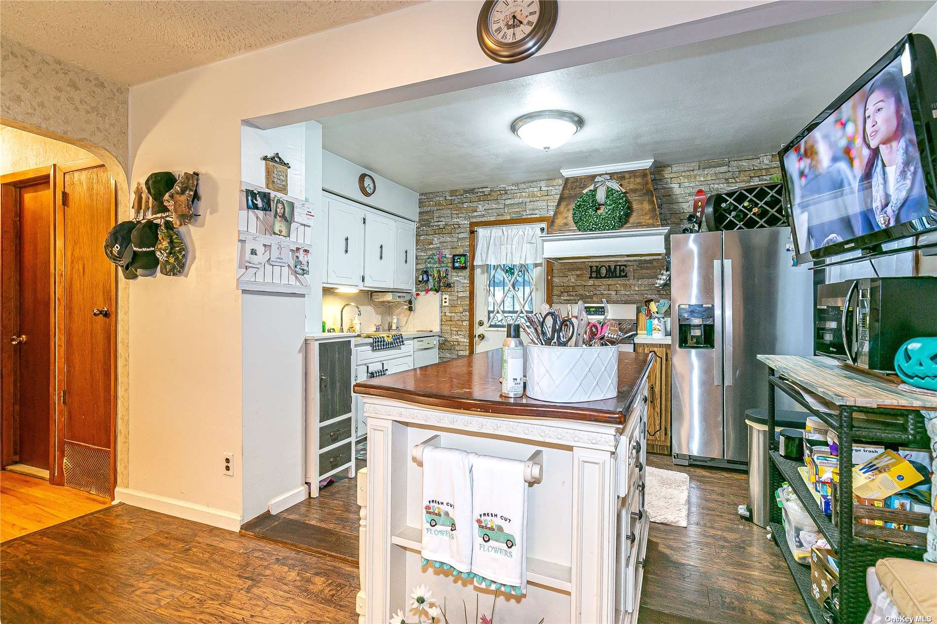 Photo 11 of 28 of 47 8th Street house