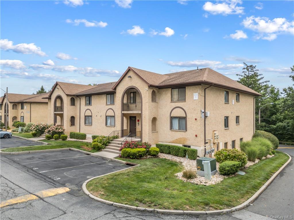 79 Omni Parc Drive, Nanuet, New York image 1