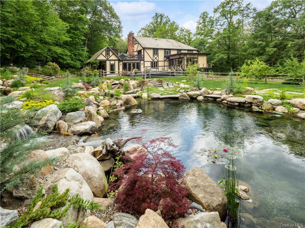 Property for Sale at 75 Oak Hollow, Garrison, New York - Bedrooms: 4 
Bathrooms: 5 
Rooms: 11  - $2,395,000