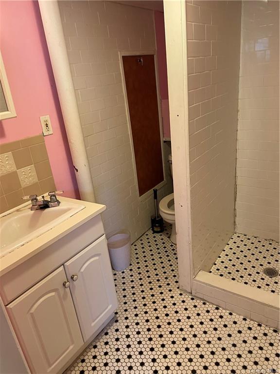 Photo 10 of 12 of 22 Emerson Street house